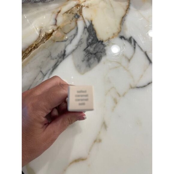 NEW Rhode Shea Butter Peptide Lip Plumping Treatment (Salted Caramel) .3 oz/10ml - Picture 6 of 13